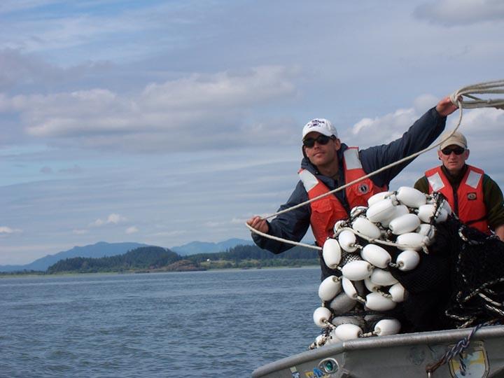 Preparing to set a lampara net