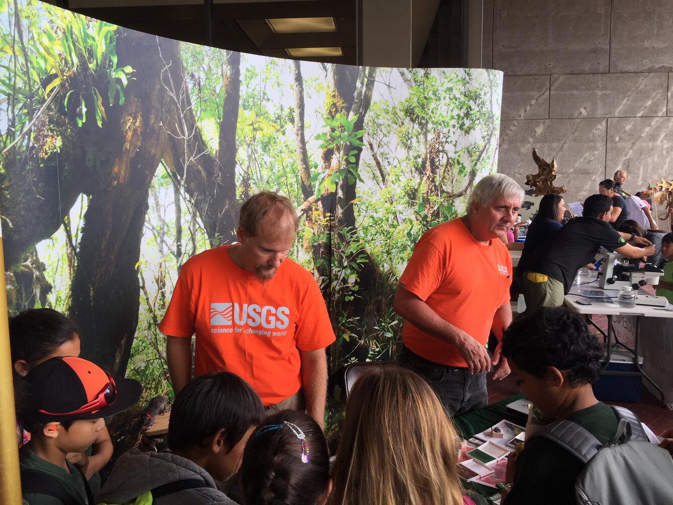 PIERC scientists at UH Hilo Earth Day
