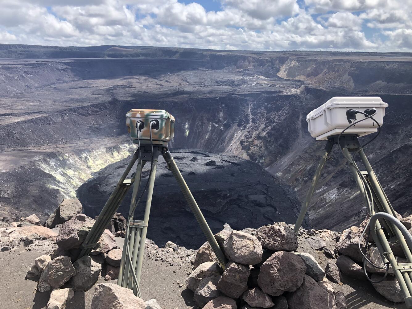 Image from the northwest rim of Halema'uma'u crater, Kīlauea summit