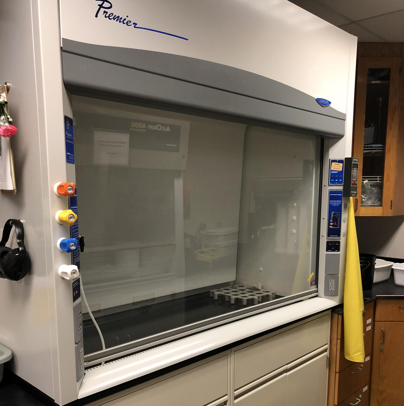 Fume Hood in Carbon Lab