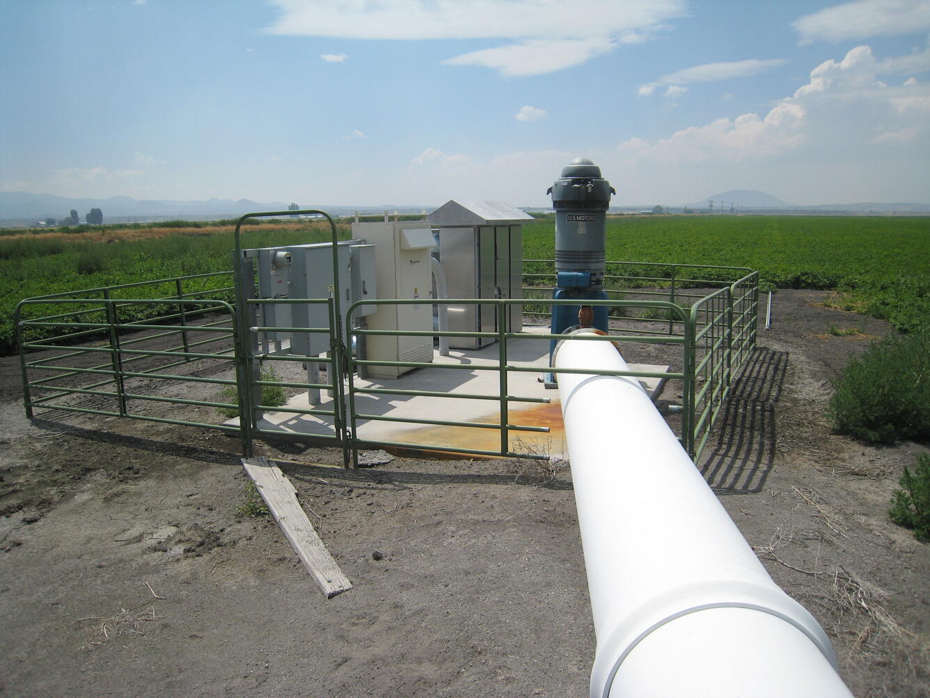Large-capacity irrigation well