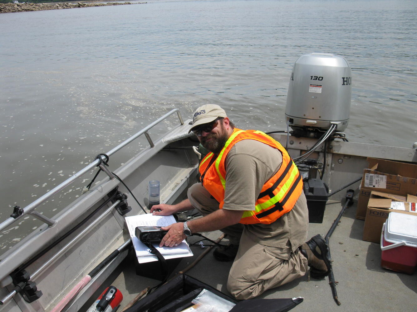 USGS Hydro Tech prepares to collect QW data