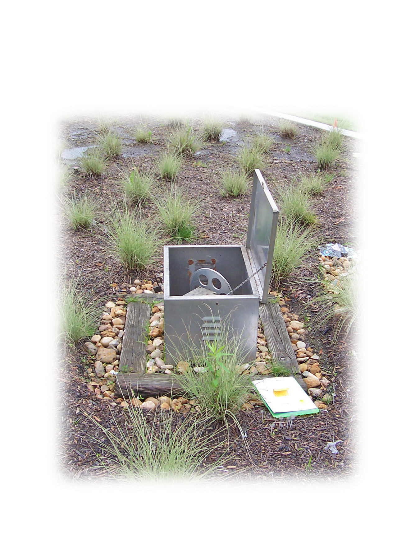 Monitoring well at USGS site 301228095272501