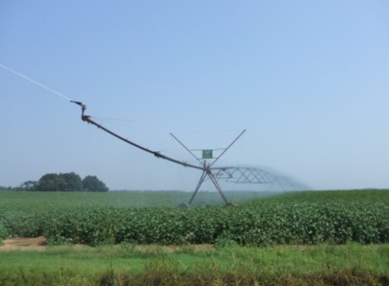 Field irrigation using center pivot method - Mississippi
