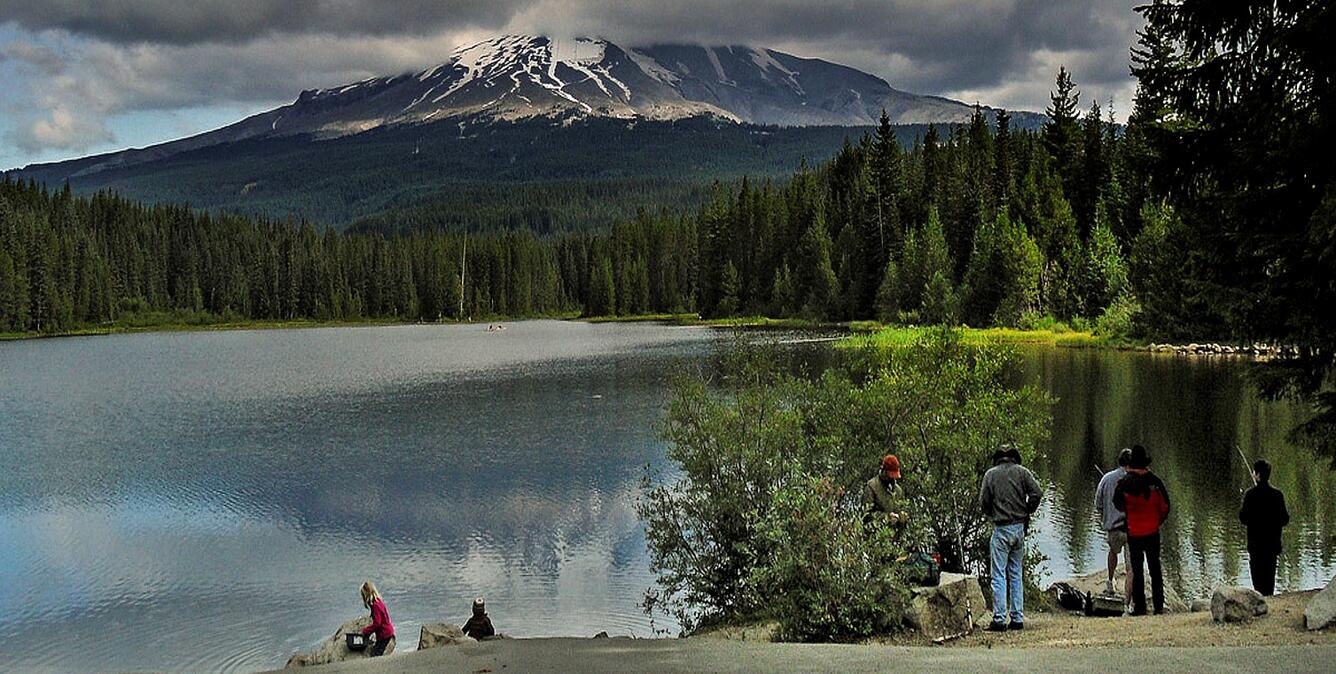 Trillium Lake with Mount Hood in the background