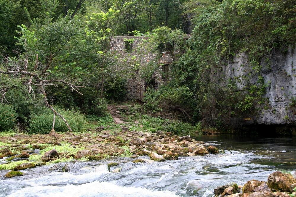 Welch Spring, Ozark National Scenic Trail