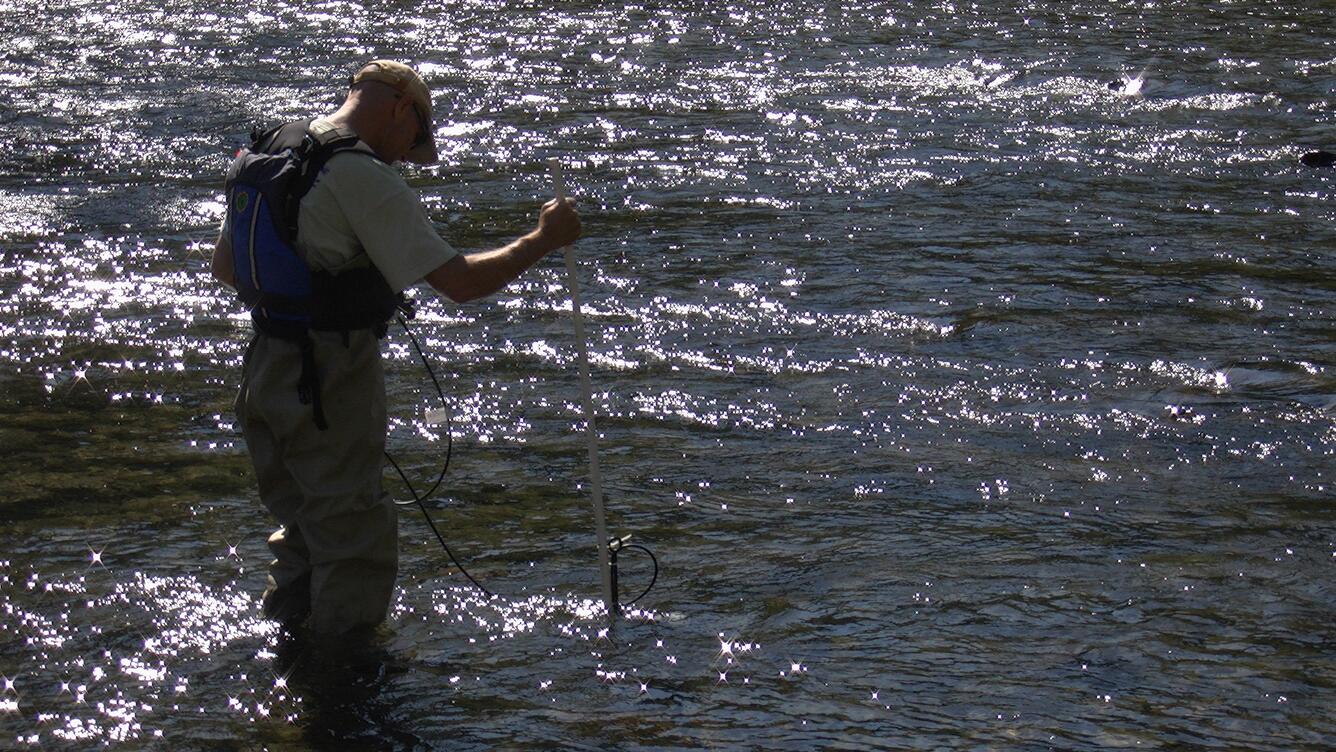 measuring light in a stream