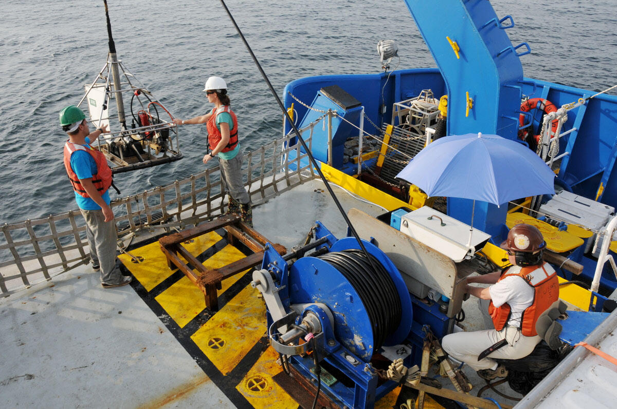 SEABOSS deployment from Ocean Survey Vessel Bold