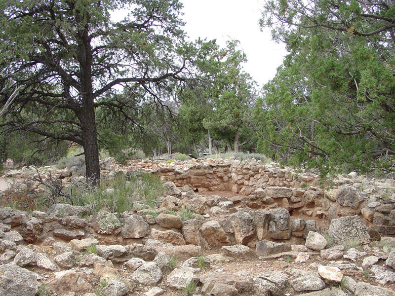 This is a photo of the pueblo at Tusayan Ruin.