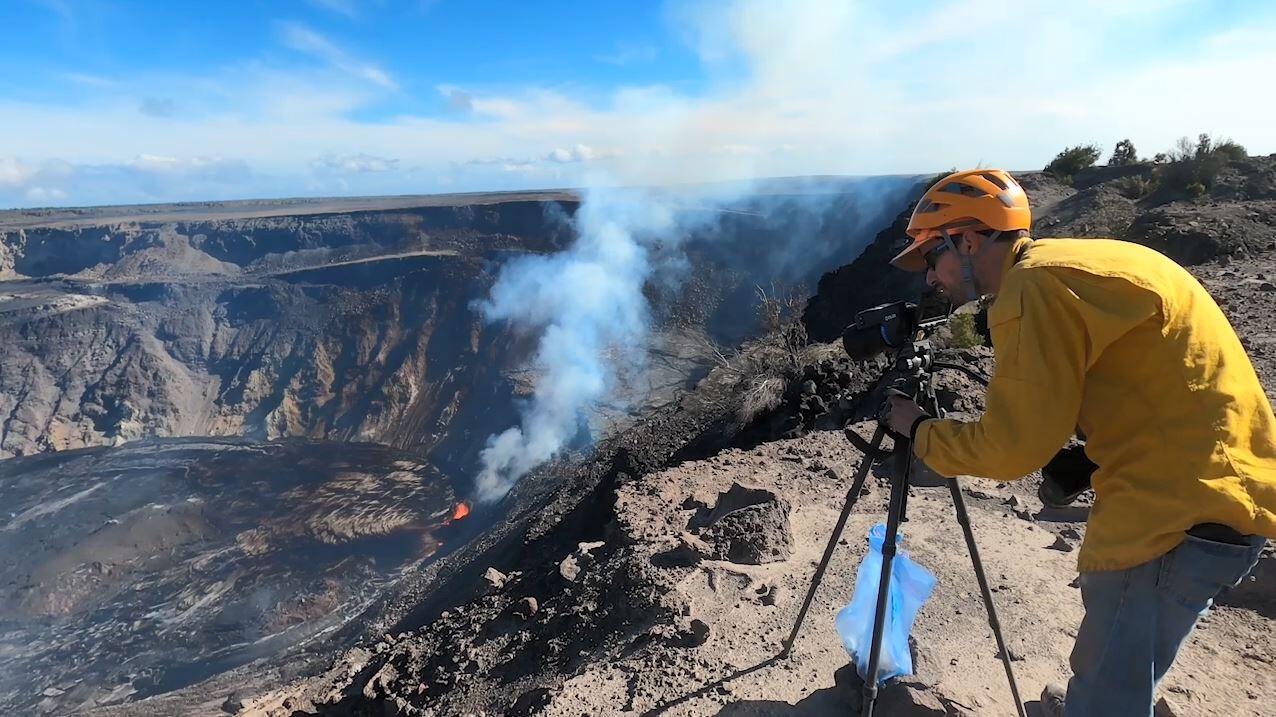 HVO geologist collecting thermal images of the west vent lava fountain in Halema'uma'u
