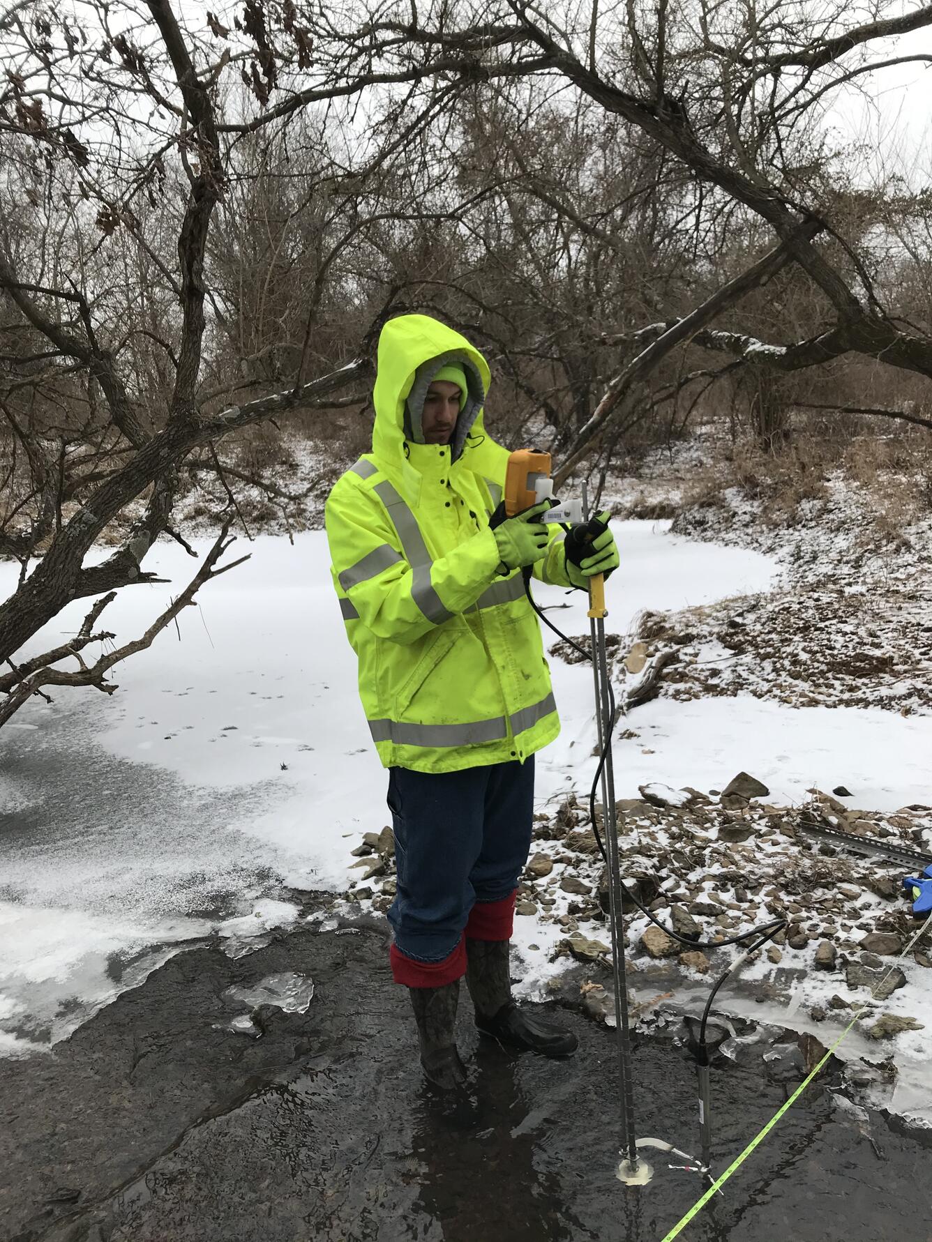 Hydrologic Technician Makes Discharge Measurement