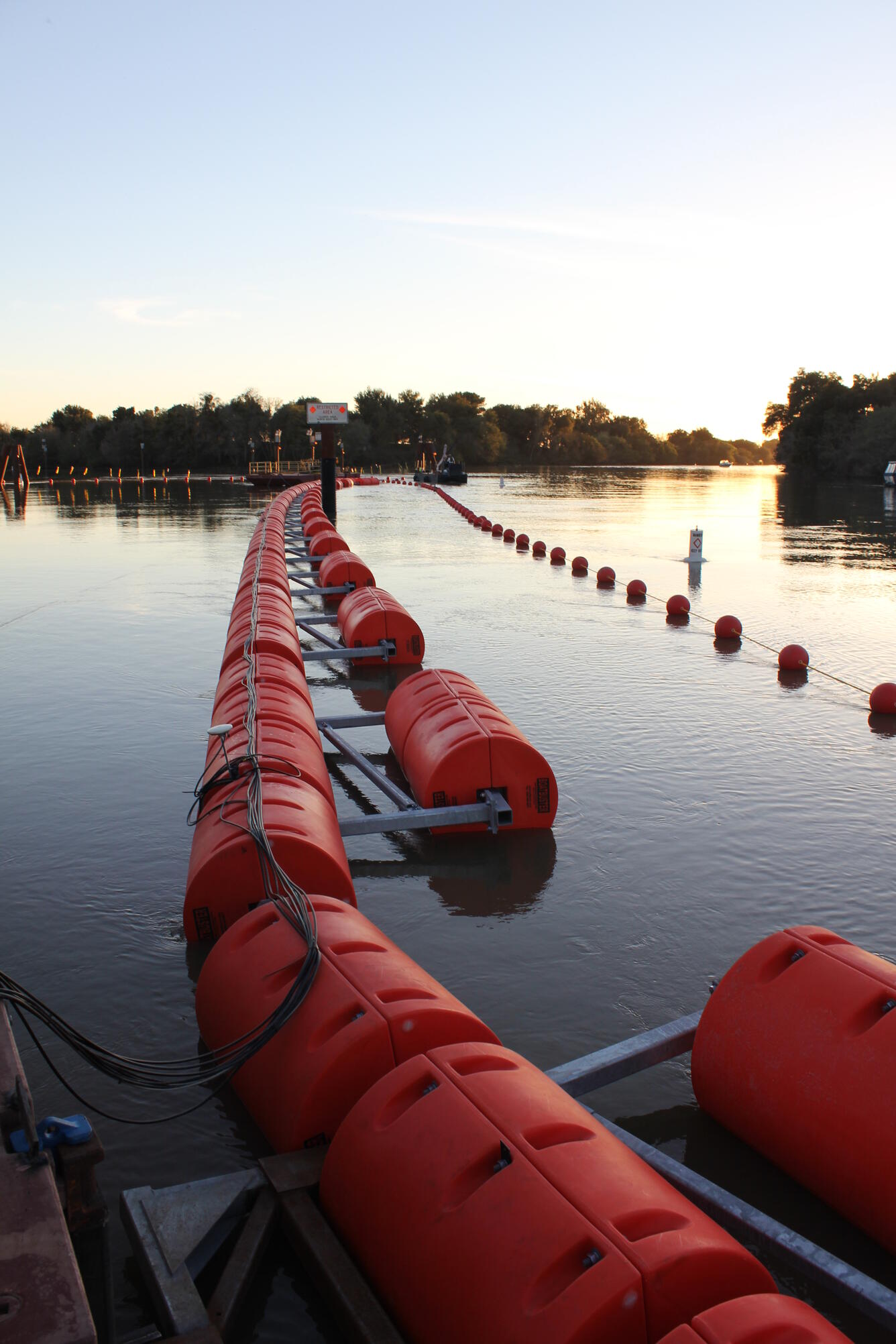 Work Georgiana Slough Barrier.inline.shot Mar2014