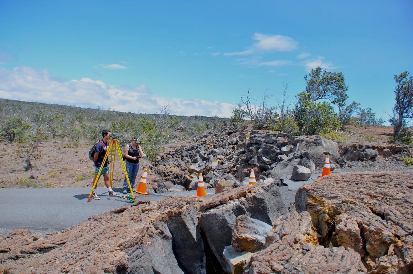 UH-Hilo geology majors measure vertical offset of Hilina Pali road on Kulanaokuaiki Pali in Hawai‘i Volcanoes National Park 