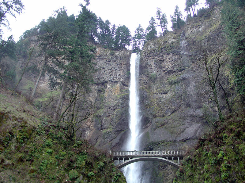 A photo of Multnomah Falls