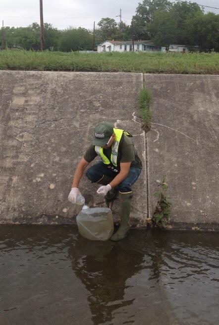 Collection of water samples for toxicity-testing