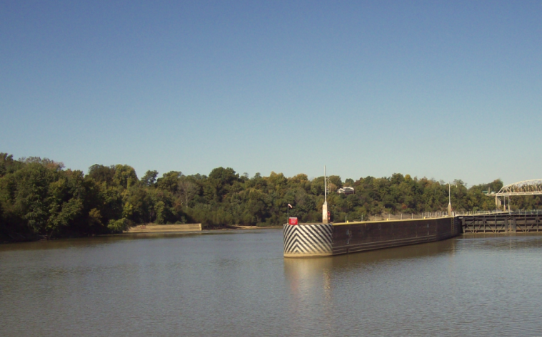 USGS gaging station Green River at Spottsville, KY