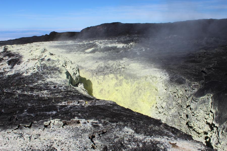 Color photograph of old fissure with sulfur