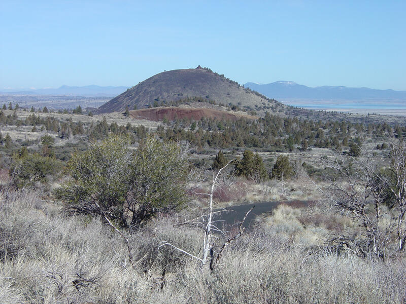 A photo of Schonchin Butte