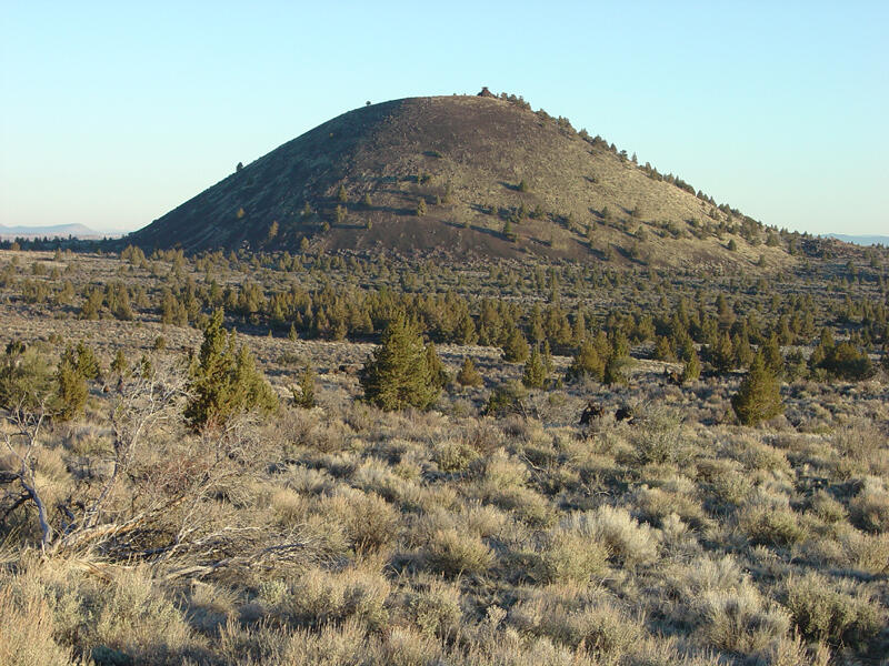 A photo of Schonchin Butte