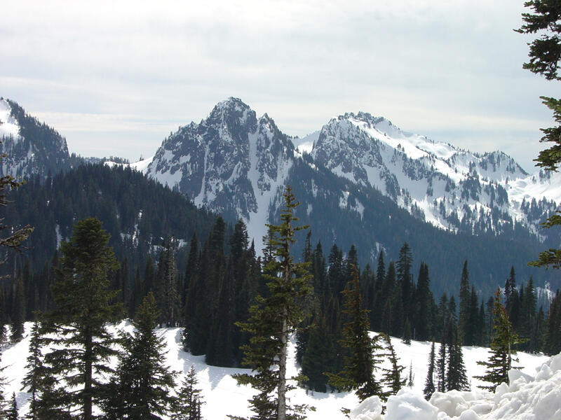 A photo of The Tatoosh Range.