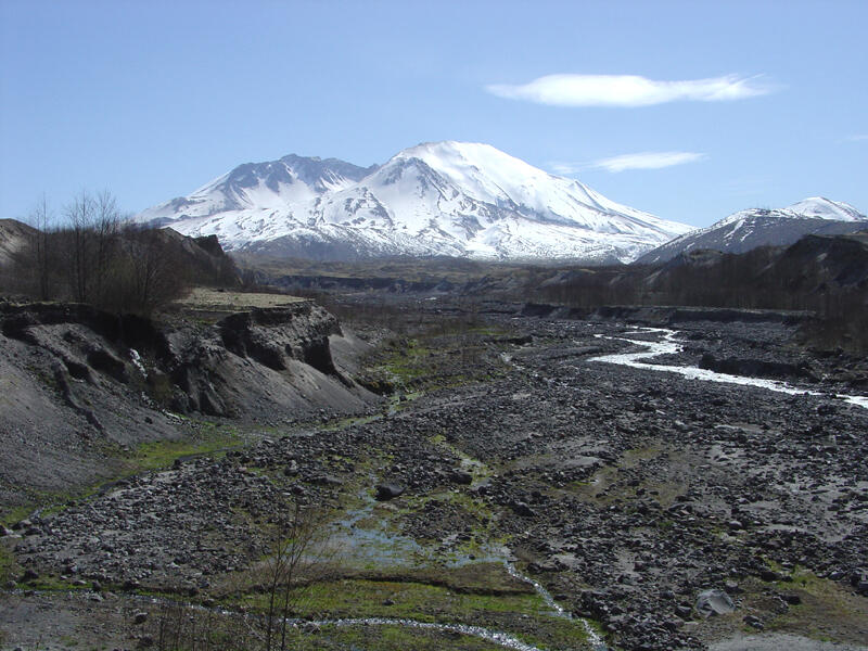 Badlands along Toutle River