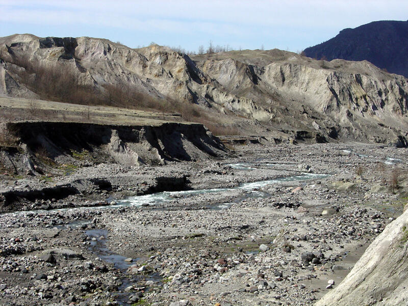 Badlands along Toutle River