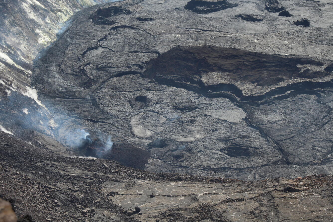 A close up view of the western portion of the lava lake within Halema‘uma‘u, at Kīlauea summit