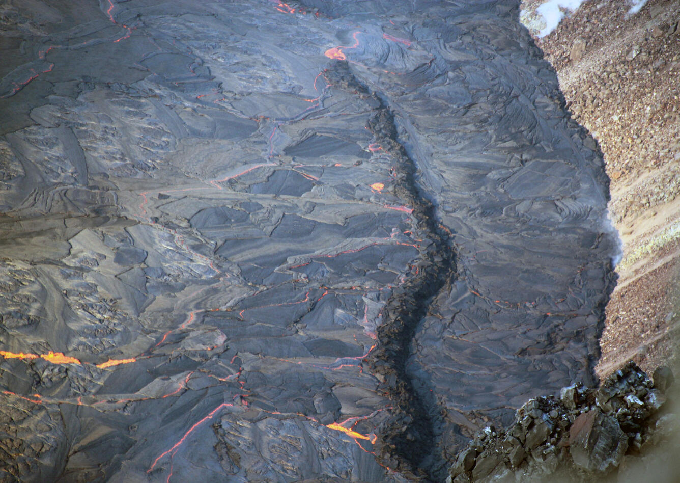 A perched edge of the active lava lake within Halema‘uma‘u during the ongoing eruption