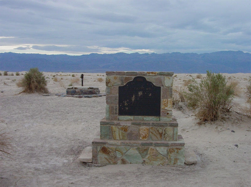 Old Stovepipe Wells