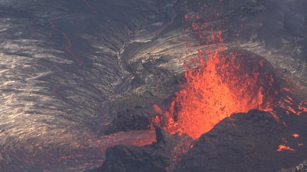West vent fissure in Halema'uma'u crater