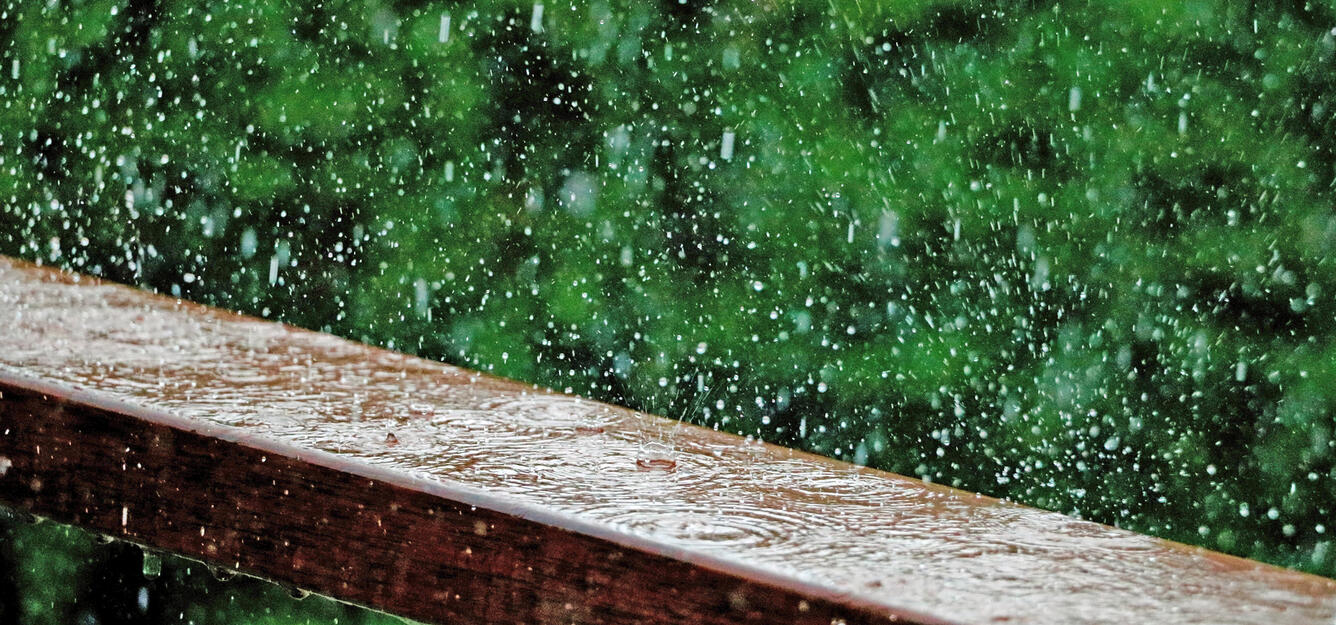 Raindrops are different sizes.
