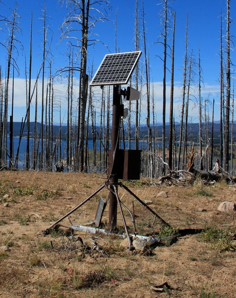 YVO's mobile webcam system as deployed in September 2010 near Lake ...