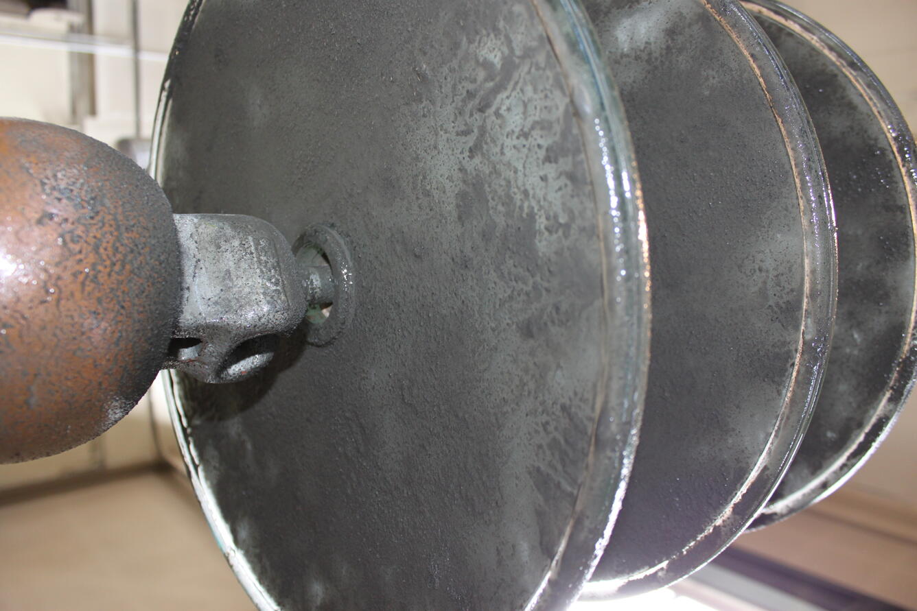 Aero Glass- Common insulators used on power transmission circuits, ...