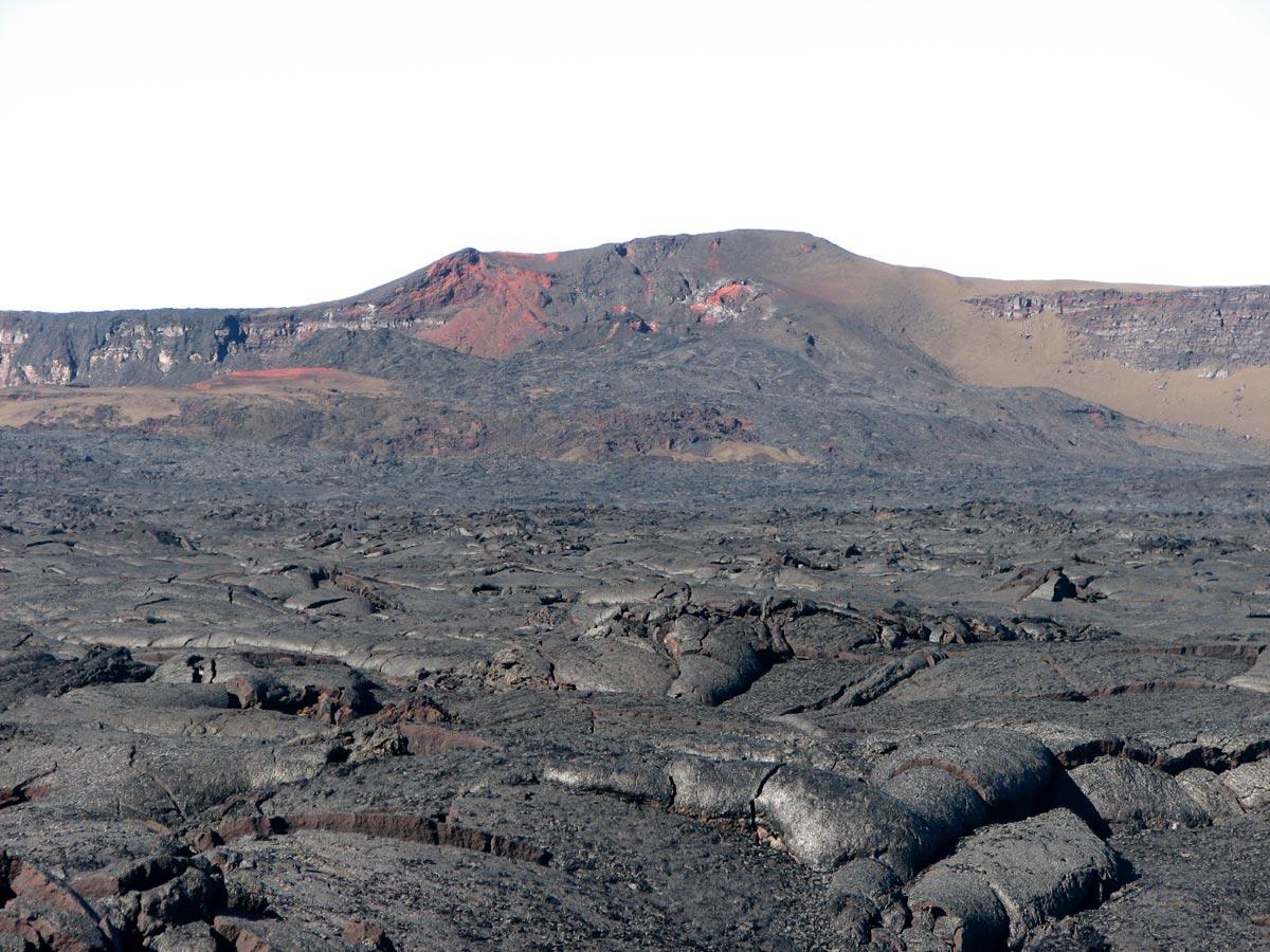 Close-up of the 1949 cinder-and-spatter cone as seen from the floor...