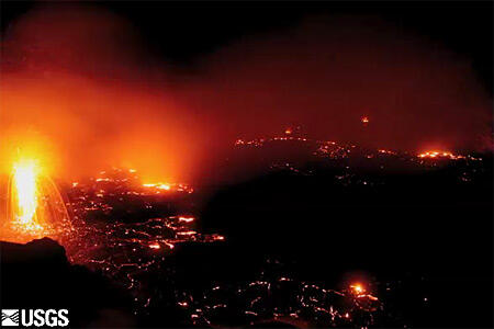 Preview image for video: Quicktime movie of lava flows in Pu‘u ‘Ō‘ō...