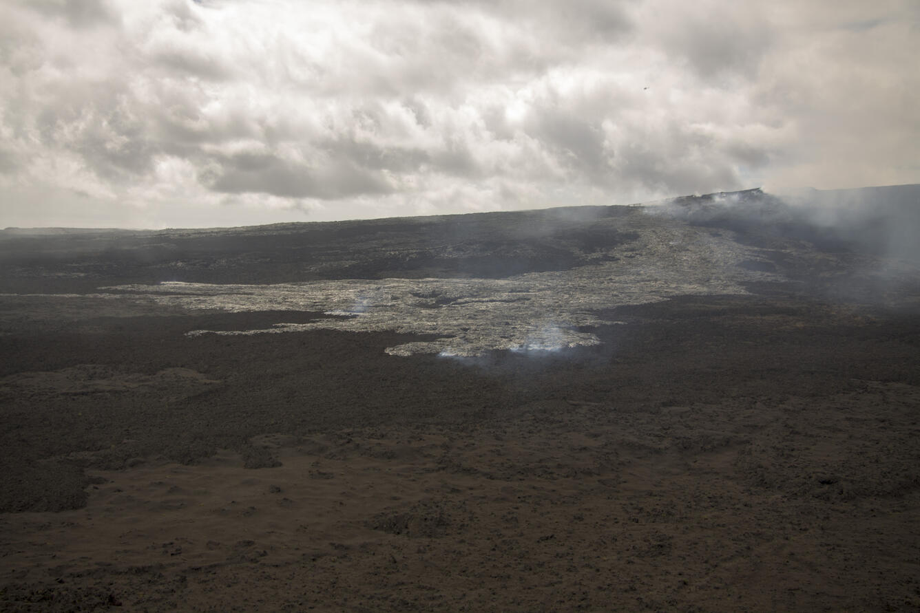 The lava flow fed the northeastern lava lake in Pu‘u ‘Ō‘ō remains w...