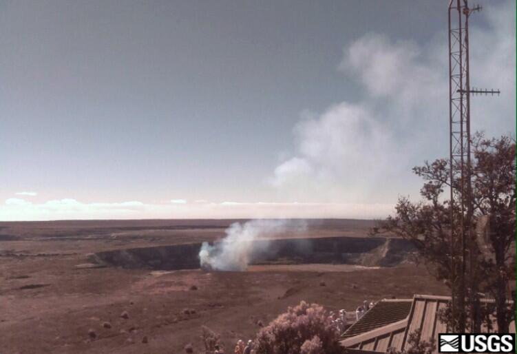 Preview image for video: Time-lapse sequence of Halema‘uma‘u degass...