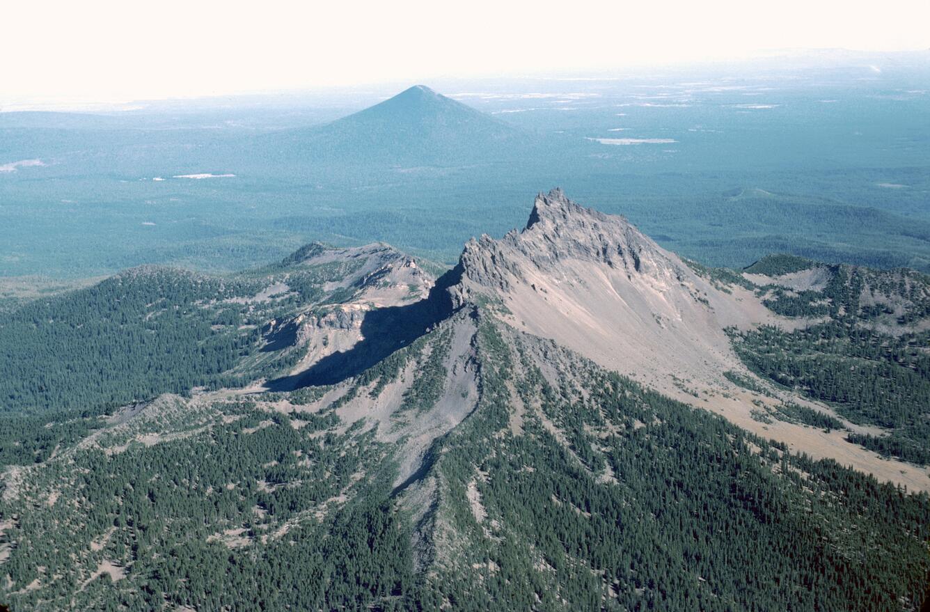 Three Fingered Jack (2390 m or 7840 ft) is a volcanic peak in centr...