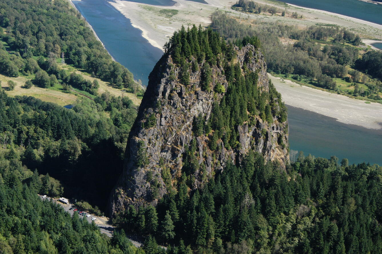 Beacon Rock (Washington), Boring Volcanic Field, is the central cor...