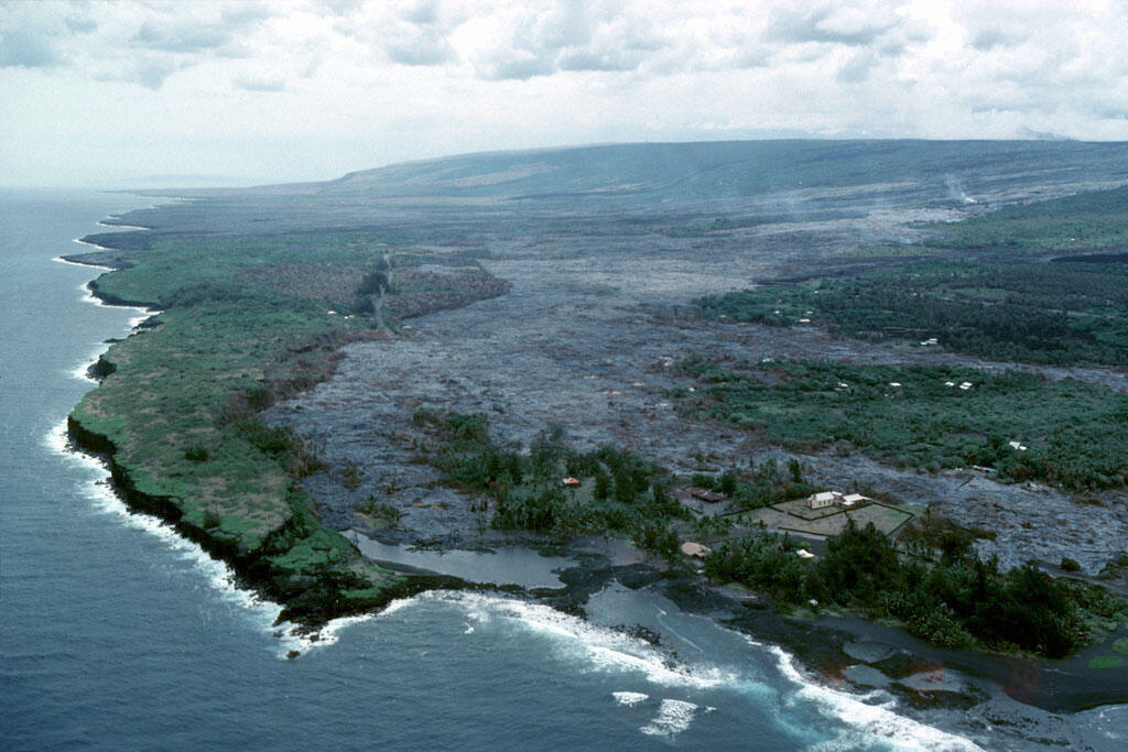 Kalapana Gardens subdivision inundated by pāhoehoe flows, Kīlauea V...