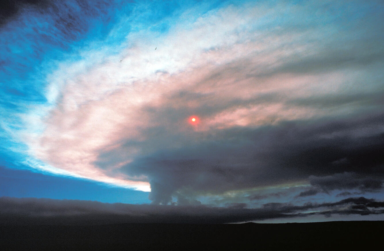 Gas Plume during the 1985 eruption of Kīlauea, Hawaii