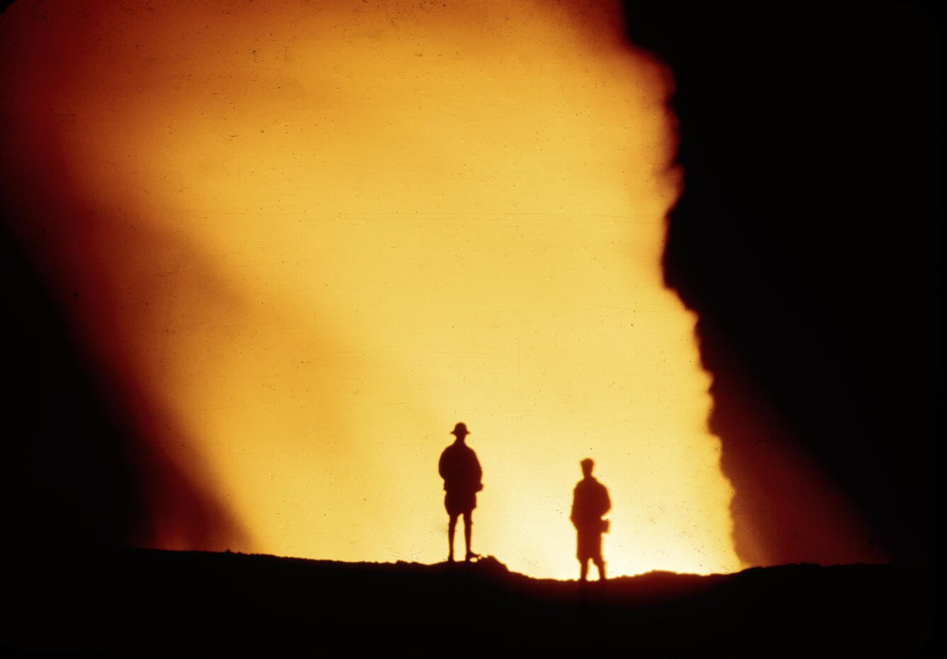 Scientists looking into the bright glow of Mauna Loa's 1942 eruptiv...