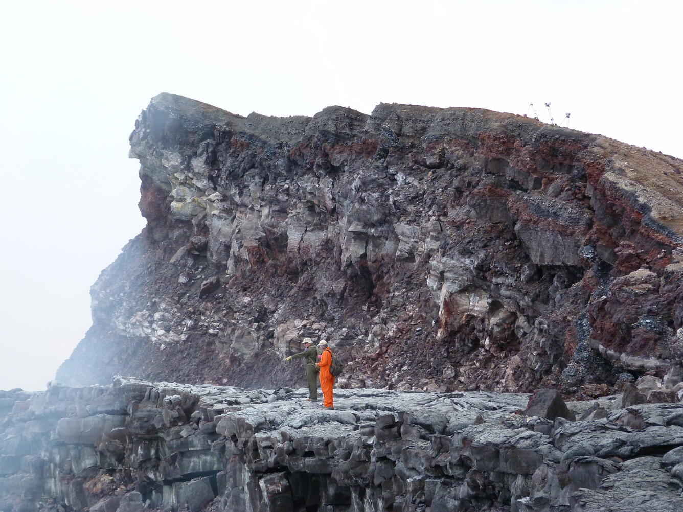 USGS scientists make observations from the edge of Pu‘u ‘Ō‘ō's curr...