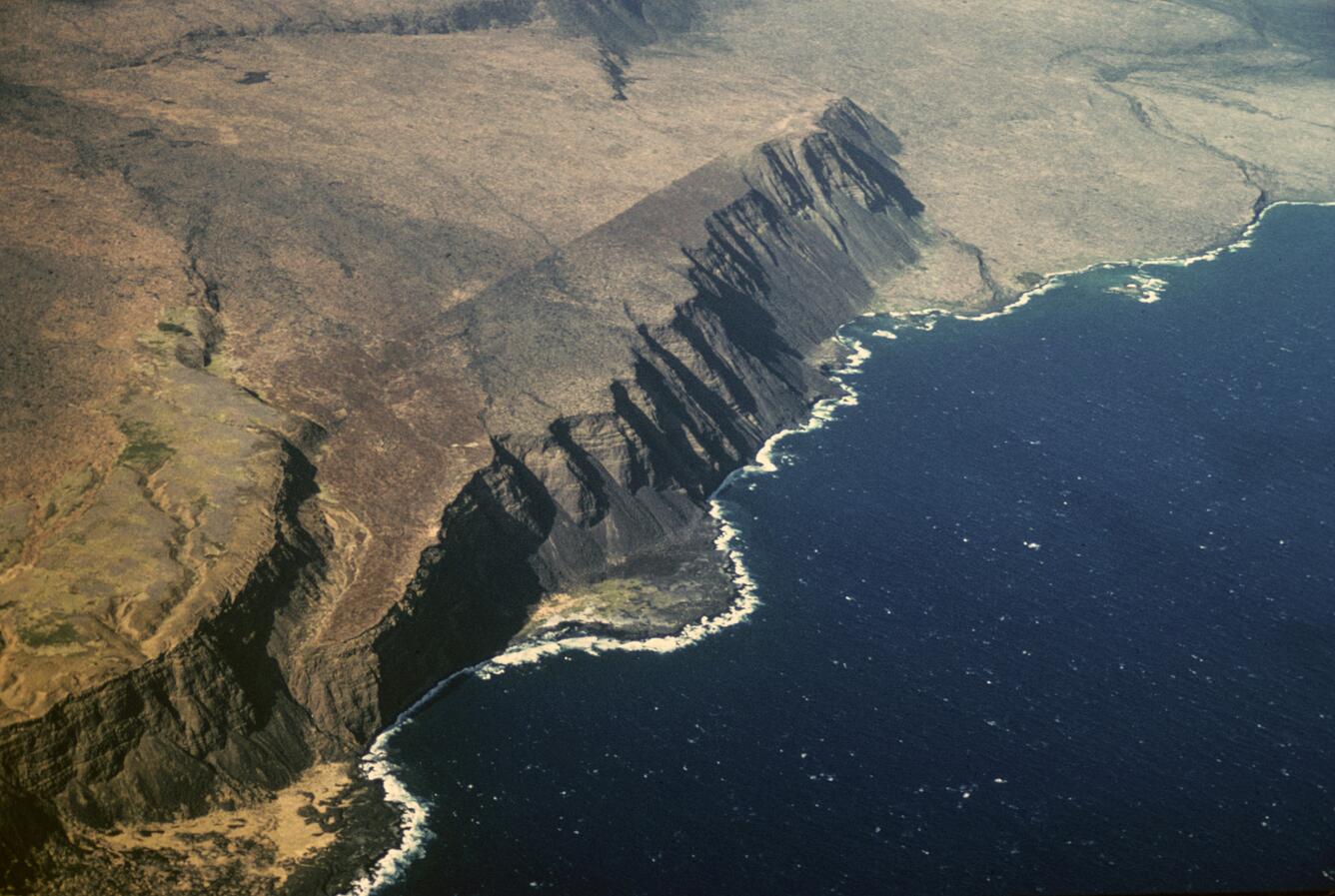 South flank of Kīlauea Volcano consists of several large scarps for...