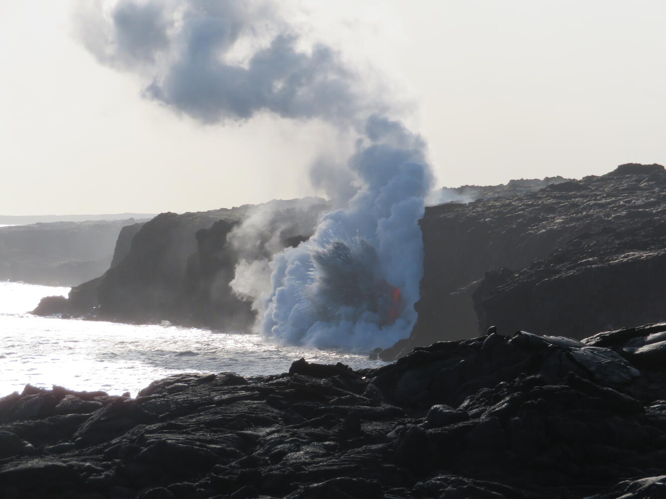 From the lava viewing area established by Hawai‘i Volcanoes Nationa...