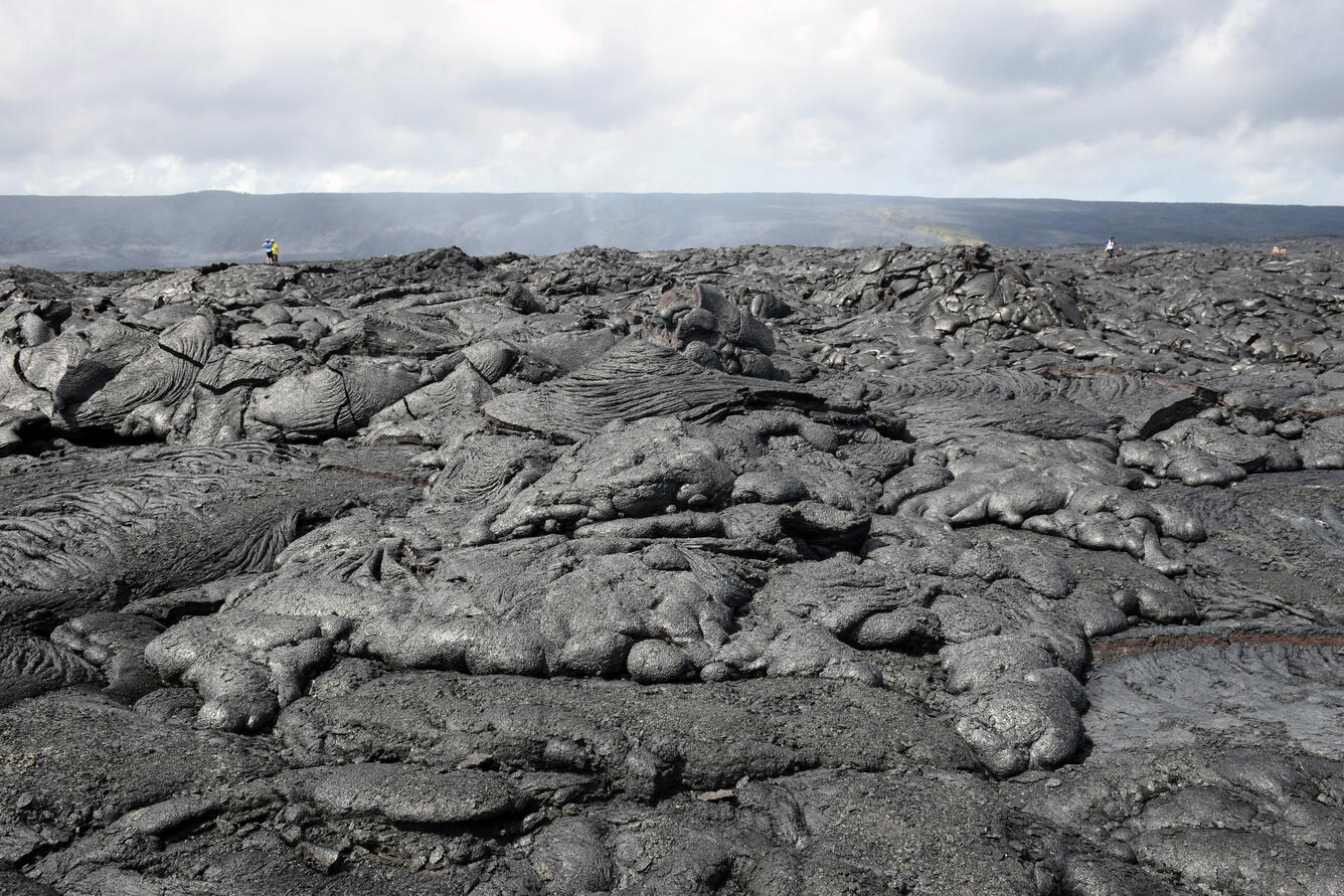 Sluggish breakout on Kīlauea Volcano's coastal plain remains active...