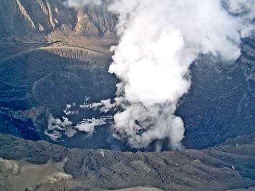 Anatahan Volcano reawakens...