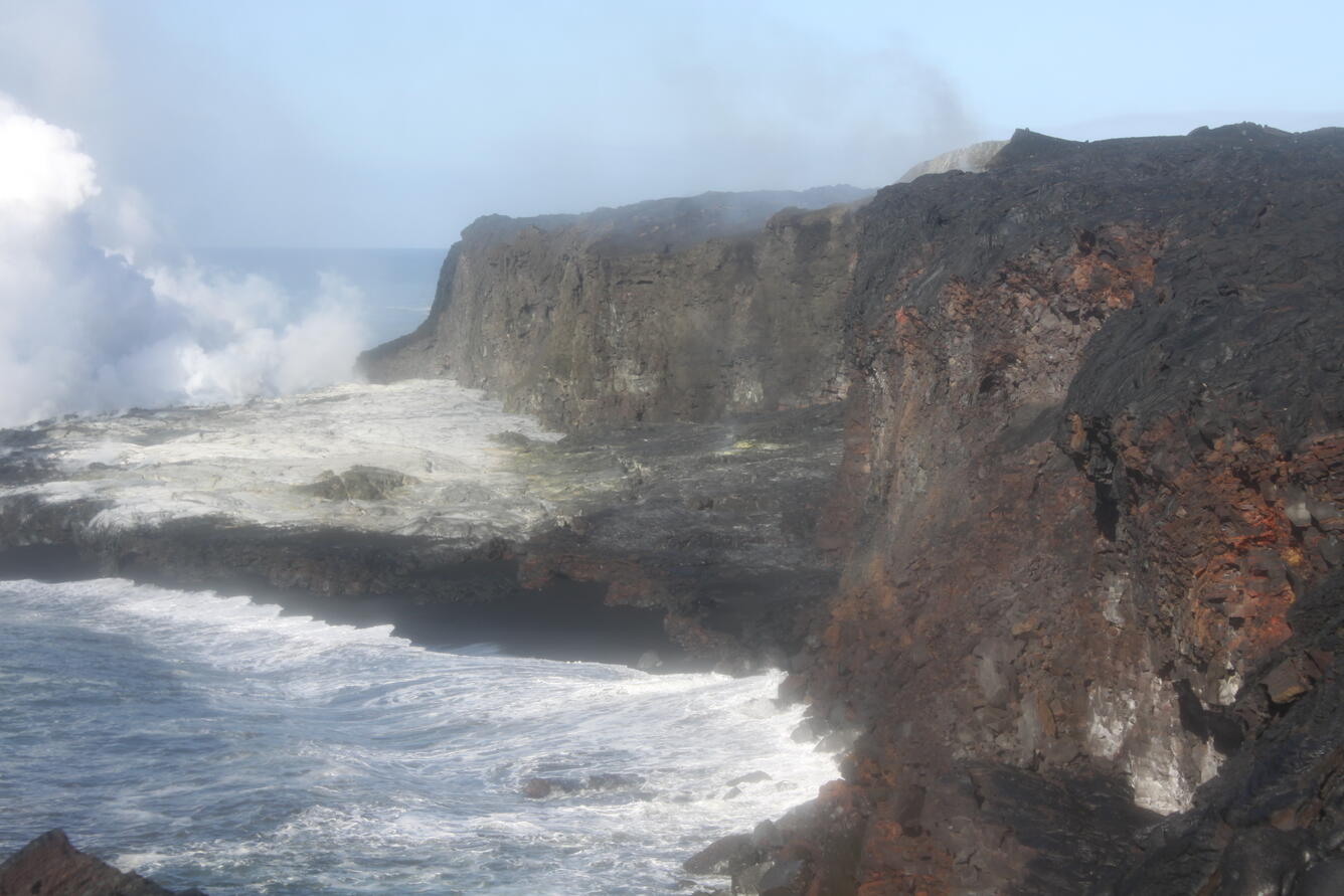 Kamokuna lava delta: collapse on May 3 and how it looked today ...