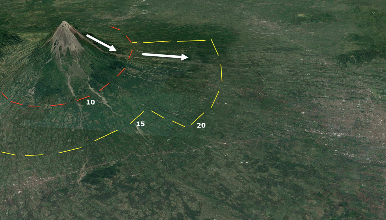 A 2010 decision to extend evacuation zone from 15 to 20 km (yellow ...