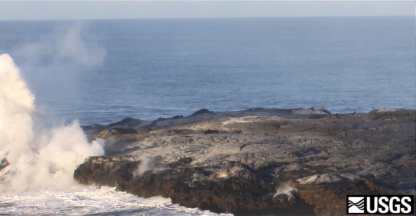 A shatter ring forms and grows on the Kamokuna lava delta. This vid...